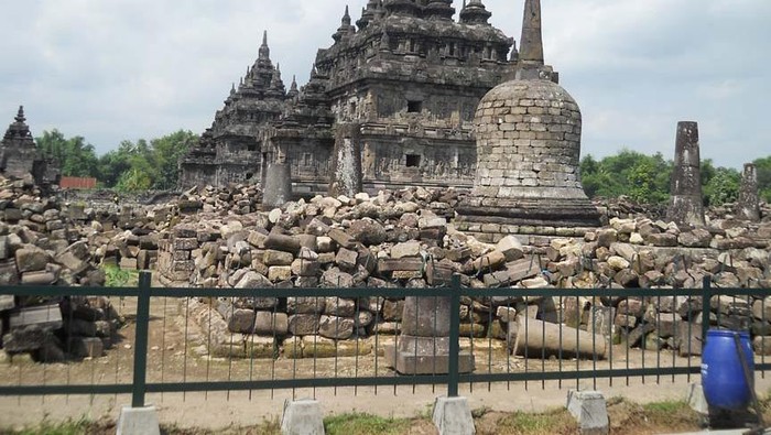 Libur Natal dan Tahun Baru, Wisatawan Serbu Candi Prambanan