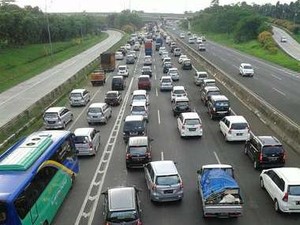 Cikampek Macet, Bakal Ada Tol Jilid II Melayang di Atasnya
