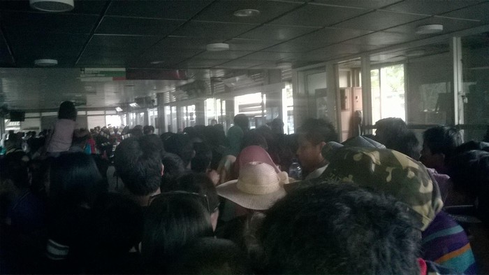 Penumpang TransJ di Ragunan Membludak, Anak-anak Menangis karena Berdesakan