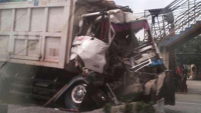 Kecelakaan Truk di Serpong Akibatkan Macet 6 Km ke Alam Sutera