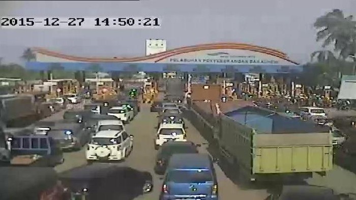 Kepadatan di Pelabuhan Bakauheni Mulai Terlihat Sore Ini