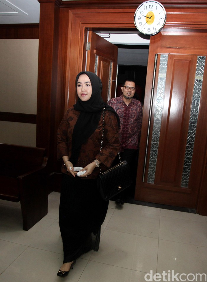 Budi Antoni Dituntut 6 Tahun, Suasana Ribut Terjadi di Depan Ruang Sidang