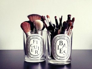 6 Cara Kreatif dan Unik Menata Peralatan Makeup Agar Lebih Rapi