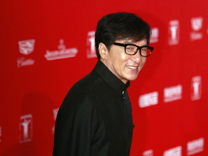 5 Fakta Jackie Chan Yang Diisukan Terjangkit Virus Corona