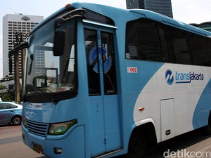 Hore! Hari Ini dari Stasiun Tebet Bisa Langsung Naik Feeder TransJ
