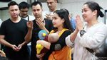 Digendong Nagita, Rafathar Nyenyak Banget Tidurnya