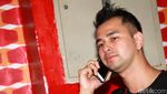 Sibuk Banget, Raffi Teleponan Sama Siapa Sih?