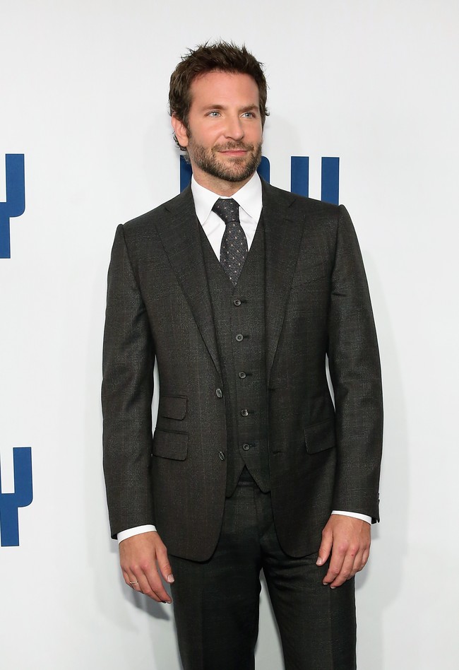 Di posisi kedua ada Bradley Cooper yang juga dinilai tampan. Penelitiannya juga sama menggunakan pemetaan wajah. Sistem pemetaan wajahnya dibagi menjadi 12 titik, mulai dari bibir, hidung, pipi hingga dahi. Foto: Dok. Getty Images
