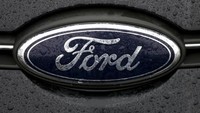 Merek asal Amerika Ford mulai meramaikan pasar Indonesia tahun 1997. Jualan Ford cukup lumayan. Penjualan Ford mencapai 4.307 unit pada tahun pertamanya itu. Namun tahun 2016 Ford memutuskan hengkang. Jualan Ford di Indonesia sebenarnya tak terlalu buruk. Bahkan tahun 2011, Ford pernah menjual 15.670 mobilnya di sini. Saat memutuskan untuk pergi tahun 2016, Ford masih menjual 484 unit mobilnya. Foto: Francois Lenoir/Reuters