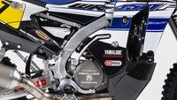 Menariknya, meski tercatat sebagai pabrikan motor yang memiliki divisi untuk produksi komponen, namun untuk motor trail Reli Dakar ini Yamaha menggunakan suspemsi besutan WP. Pabrikan itu dikenal sebagai salah satu anak perusahaan di bawah payung KTM, Austria. Pool/Dok. Yamaha.