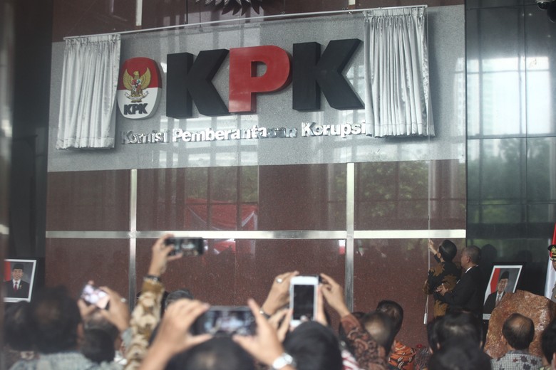 Jokowi Tetapkan Pansel Calon Pimpinan KPK, Ini Nama-namanya Jokowi Tetapkan Pansel Calon Pimpinan KPK, Ini Nama-namanya