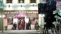 Syuting dimulai pada pukul 22.00 waktu setempat dan berakhir hampir Subuh keesokan harinya.