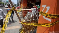 Terompet langsung dibawa dan lokasi penjualan diberi garis polisi. Pihak kepolisian masih melakukan pendalaman.