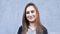 Irish Bella menjadi sosok artis muda di Tanah Air. Pool/Noel/detikFoto.