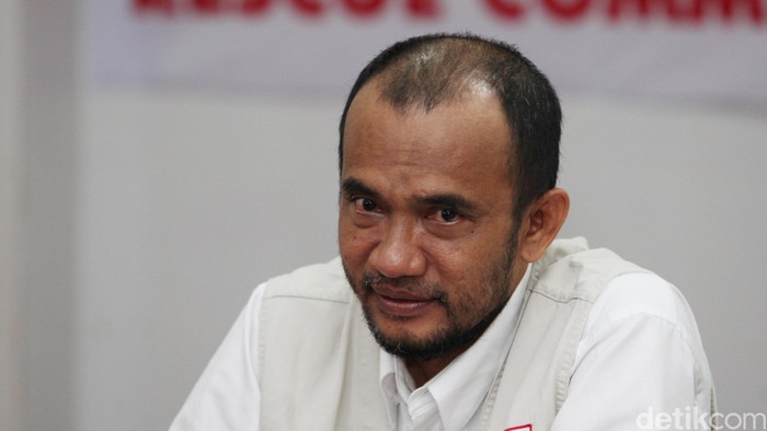 Relawan dan Presidium Medical Emergency Rescue Committee (MER-C)