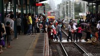 Pada malam tahun baru 2016 PT KAI Commuter Jabodetabek (KCJ) akan beroperasi selama 24 jam.