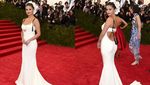 10 Gaya Seksi Selena Gomez di 2015, Mana yang Paling Curi Perhatian?