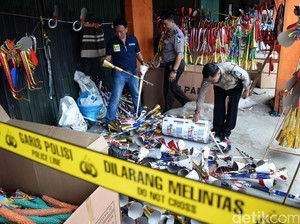 Terompet di Glodok Bertuliskan Alquranul Karim, Pedagang: Bahannya Limbah Pabrik