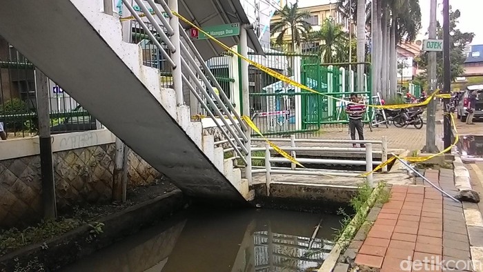 Cari Listrik Berbahaya di Jalan Tergenang, Pemprov DKI: Jangan Lewat JPO