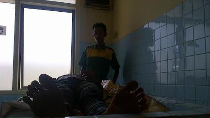 Mayat Bertato Mawar Bertuliskan Citra Ditemukan di Sawah