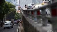 Flyover Kuningan sisi selatan ini bertujuan untuk mengurangi kemacetan yang kerap terjadi di perempatan Kuningan.