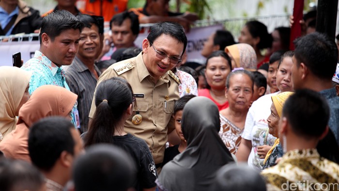 Ahok: Tunjukkan KTP, Warga Rusun Bisa Naik TransJ Gratis