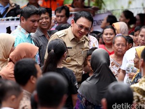 Ahok Siapkan Lahan untuk Relokasi Pemukiman Tambora yang Rawan Kebakaran