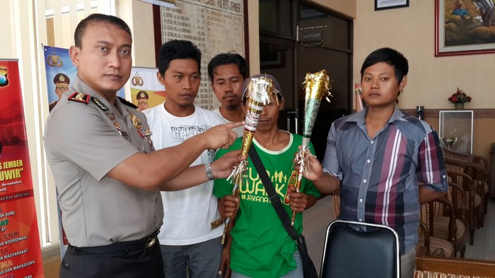 Di Jember, Polisi Lepas 4 Penjual dan Pengrajin Terompet Sampul Alquran
