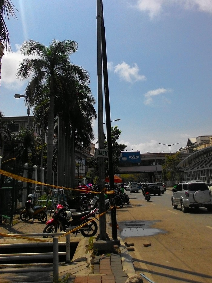 PLN: Pegawai TransJ Tewas Tersengat Kabel PJU Dalam Tanah yang Terkelupas