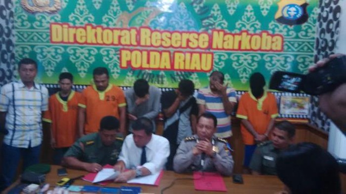 Polda Riau Tangkap 5 Pengedar Sabu