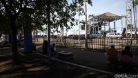 Ada dua panggung yang didirikan di kawasan Pantai Festival dan Pantai Karnaval Ancol.