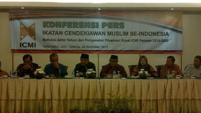 Jimly: Pemerintah Harus Berani Cabut Kewarganegaraan Orang yang Ikut ISIS