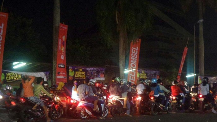 TMII Dipadati Pengunjung, Lalin Macet