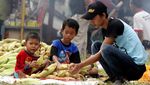 Akhir Tahun, Pedagang Jagung dan Arang Menjamur