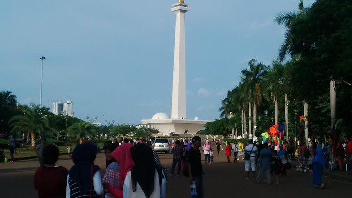 Cerita Warga India yang Penasaran Momen Tahun Baru di Monas