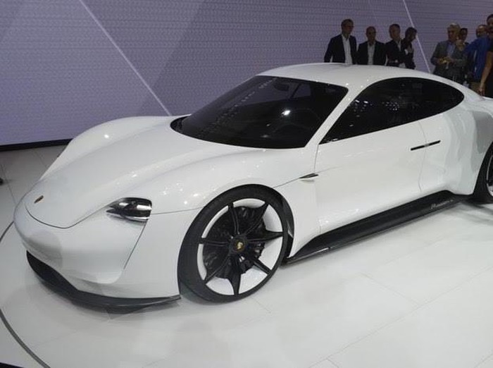 Mobil Listrik Lamborghini Gunakan Platform Porsche Mission E?
