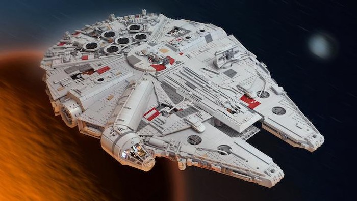 Fans Star Wars Bikin Replika Pesawat Millennium Falcon dari 7500 Lego