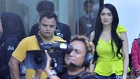 Pada kesempatan itu, ia tampil cantik dibalut blus peplum berwarna hijau. Pool/Noel/detikFoto.