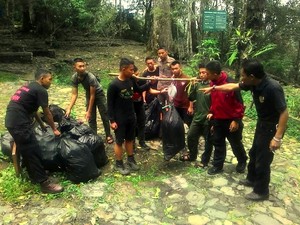 Lomba Bersih Gunung, 3,5 Ton Sampah Diangkut dari Gunung Gede