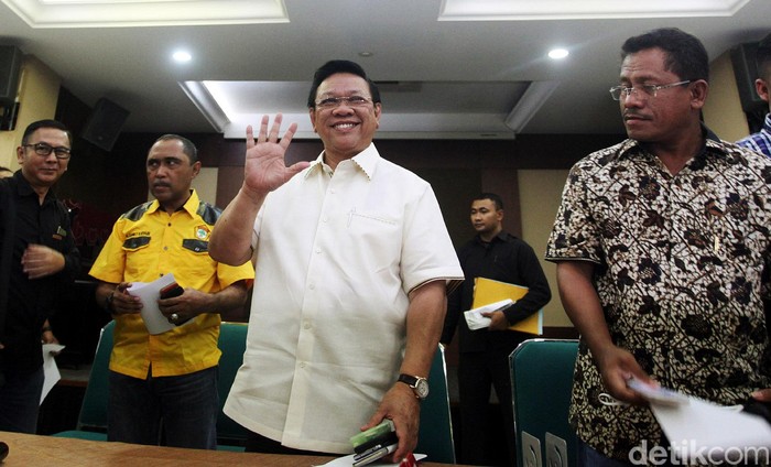 Agung Ingin Mahkamah Golkar Bersidang dan Putuskan Munas Januari 2016