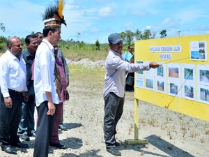 Memeluk Erat Bumi Papua