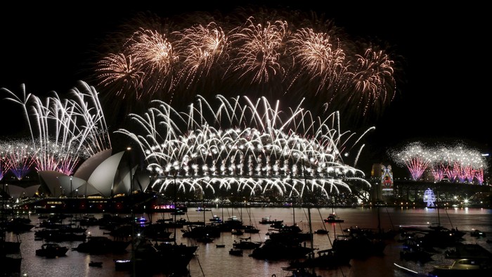 Sydney Sudah Rayakan Tahun Baru, Langit Dipenuhi 10 Ton Kembang Api
