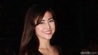 Perempuan manis itu berprofesi sebagai model iklan. Pool/Gus Mun/detikFoto.