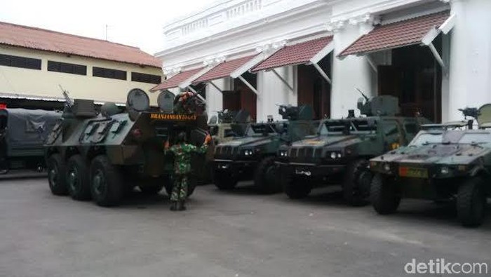 Anoa dan Komodo Ikut Amankan Pesta Tahun Baru di Surabaya