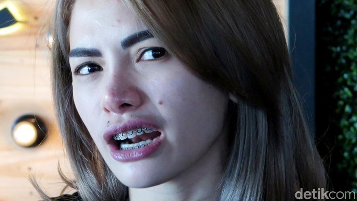 Diperingatkan Polisi Soal Prostitusi Artis, Nikita Mirzani Merasa Tertekan