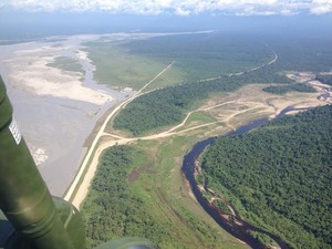 Pekerja Pembuka Jalur di Papua Dihantui Teror Kelompok Bersenjata
