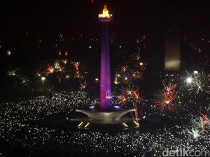 Ide Long Weekend: Lihat Jakarta dari Puncak Tugu Monas di Malam Hari