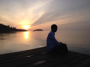 Saat Jokowi Menikmati Matahari Pertama Tahun 2016 di Raja Ampat