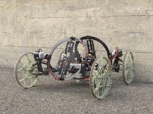 Seperti Spiderman, Robot Mobil Kreasi Disney Ini Bisa Memanjat Dinding