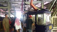 Pengujung mesti menunggu beberapa lama sebelum akhirnya mendapat giliran. Kurnia Yustiana/detikFoto.